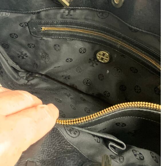 Tory Burch Black Quilted Leather Marion Tote - Picture 6 of 7